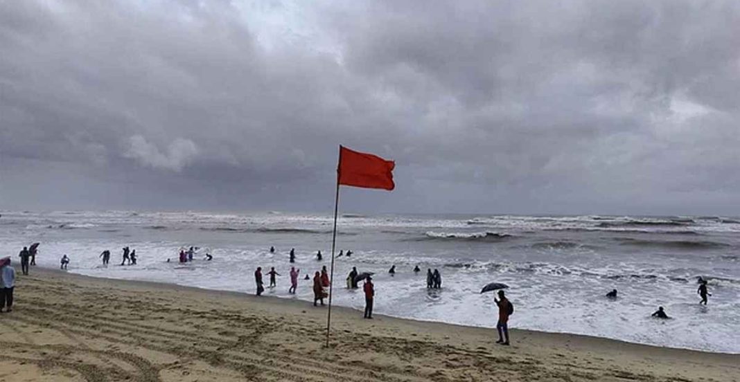 সমুদ্রবন্দরে বিপদসংকেত