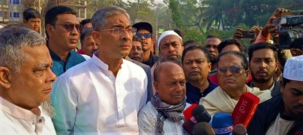 সাংবাদিকদের সাথে প্রশ্নোত্তরে পানিসম্পদ মন্ত্রী ও বিএনপির যুগ্ম মহাসচিব শহীদ উদ্দীন চৌধুরী এ্যানি।
