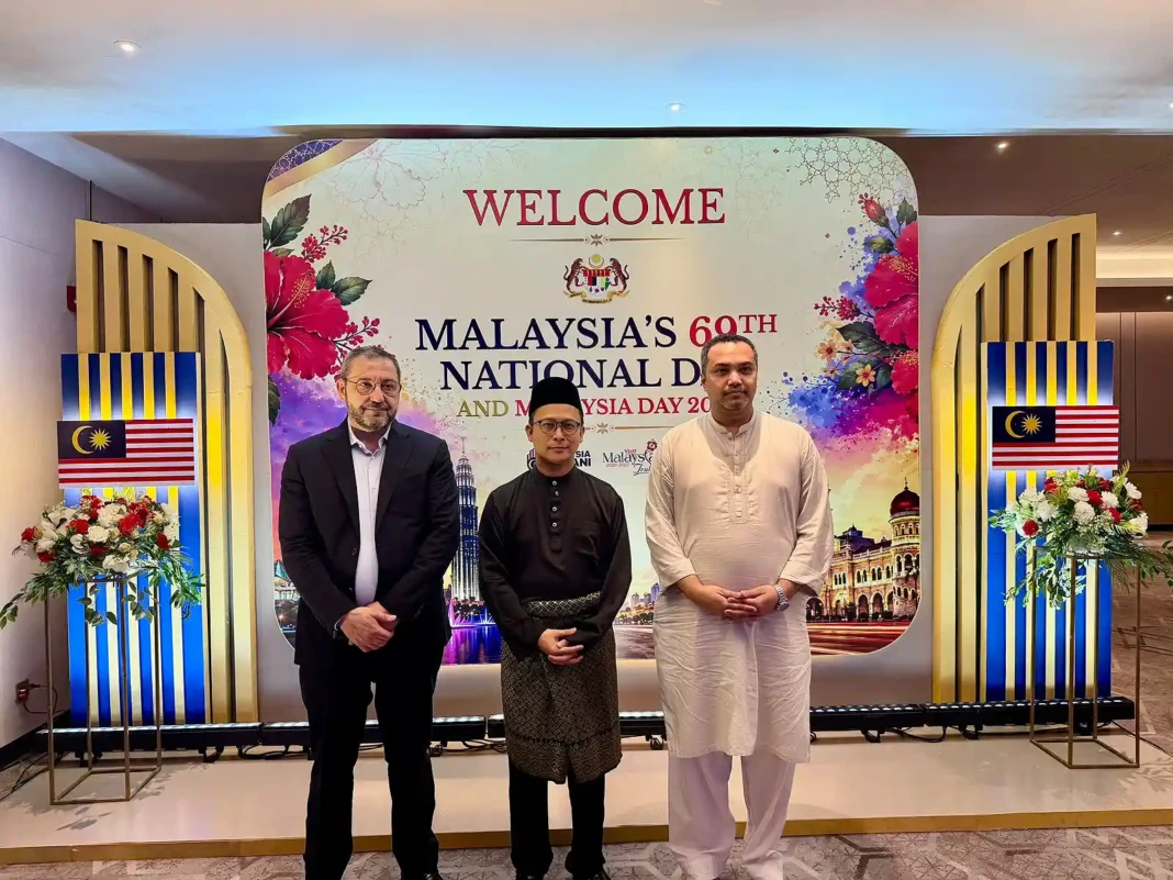 Malaysias in resolving the Rohingya crisis